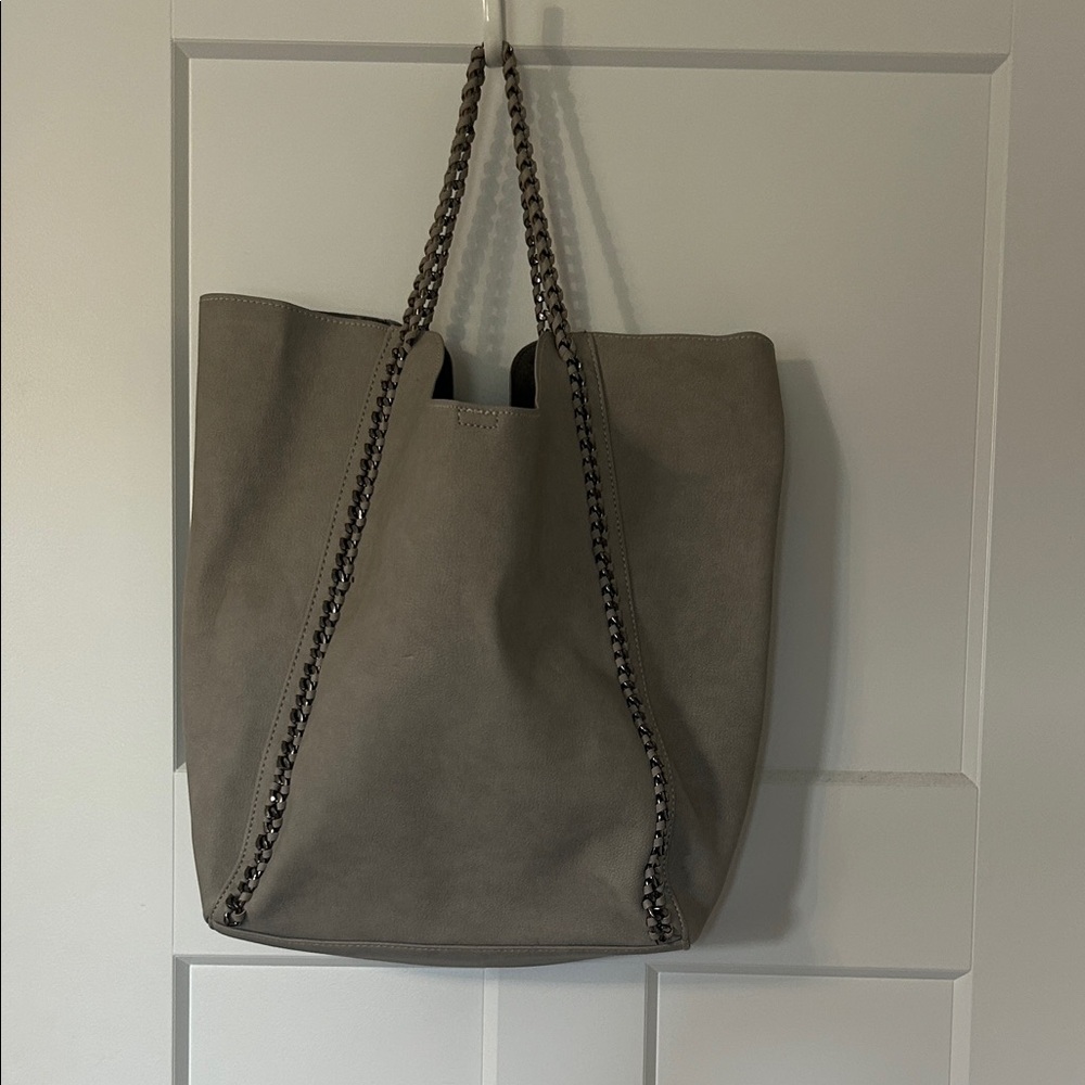Elegant Gray Tote Bag with Chain Accents